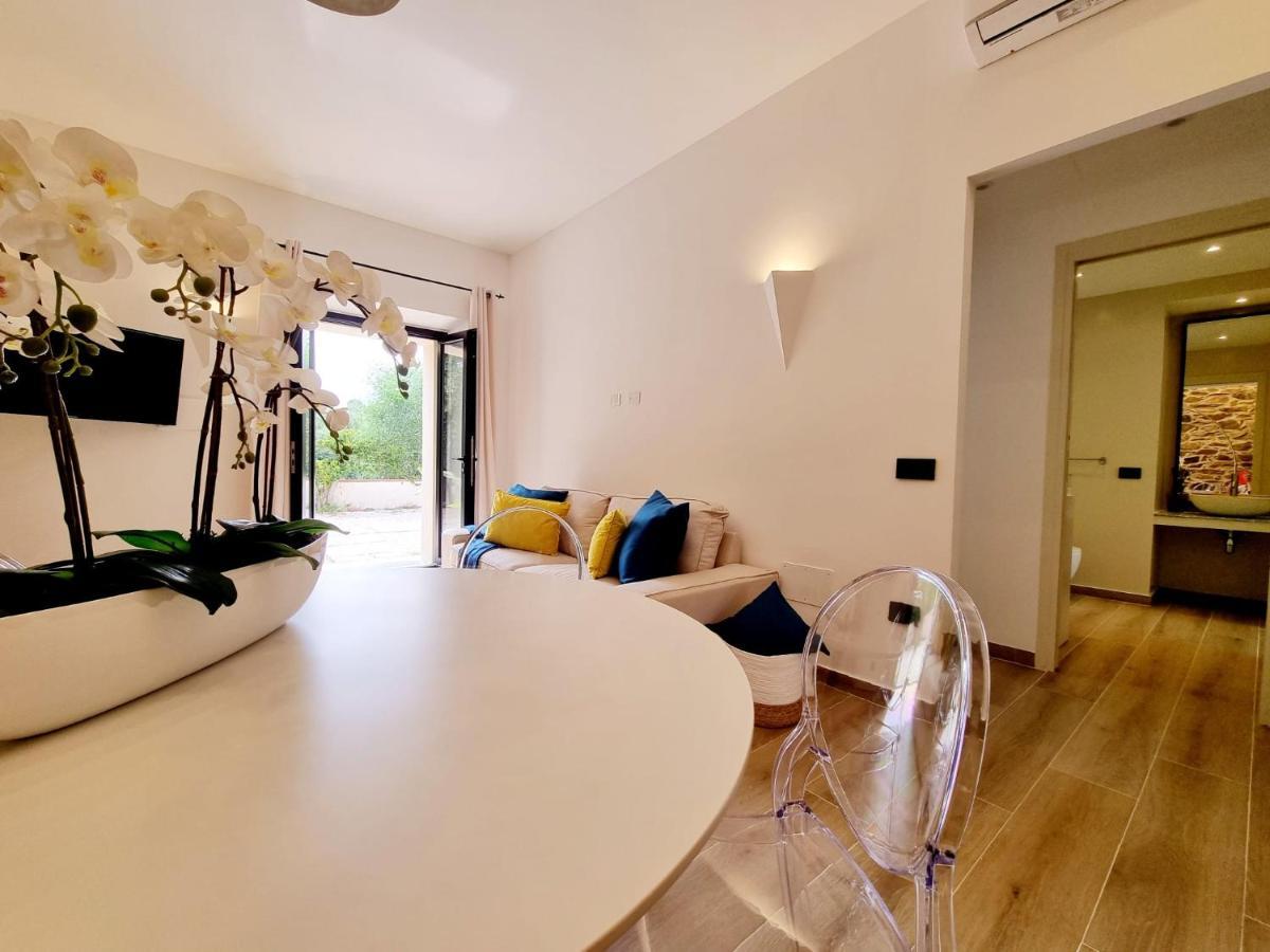 Ferienwohnung Stazzo San Teodoro Il Ginepro Piscina Condivisa Exterior foto
